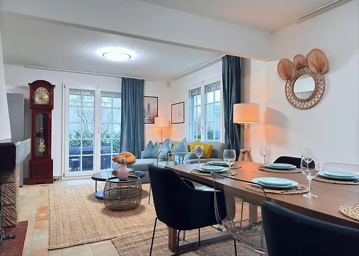 Beautiful House With Garden, Game, Gym, Terrace&parking 公寓 施特拉森