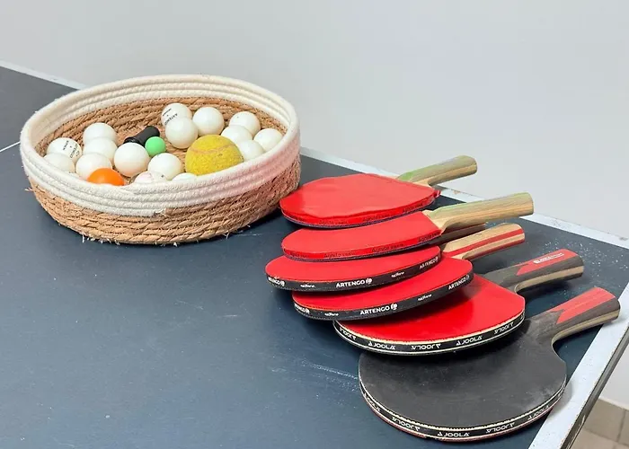 Beautiful House With Garden, Game, Gym, Terrace&parking * 施特拉森