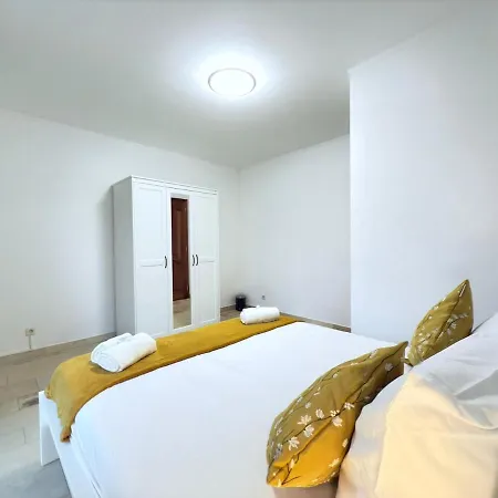 Beautiful House With Garden, Game, Gym, Terrace&parking Strassen